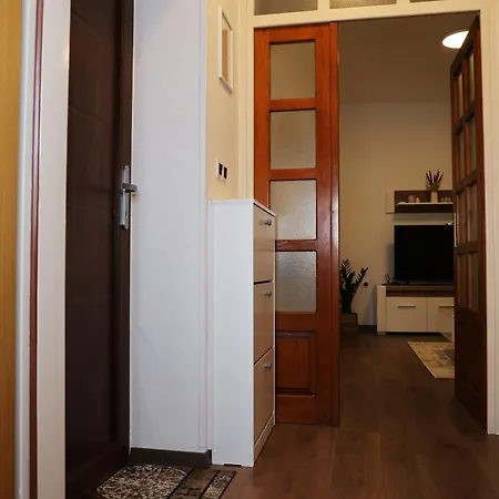 Apartman Neo Tinjan Esterno foto
