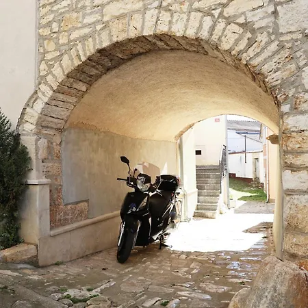 Apartman Neo Tinjan Esterno foto