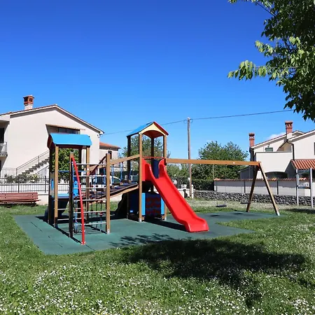 Apartman Neo Tinjan Esterno foto